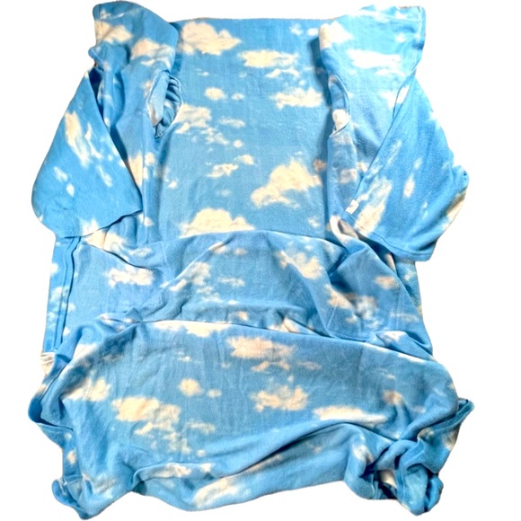 Snuggie blanket with arms cloud pattern pockets soft warm huge to wrap up in EUC - Picture 6 of 11